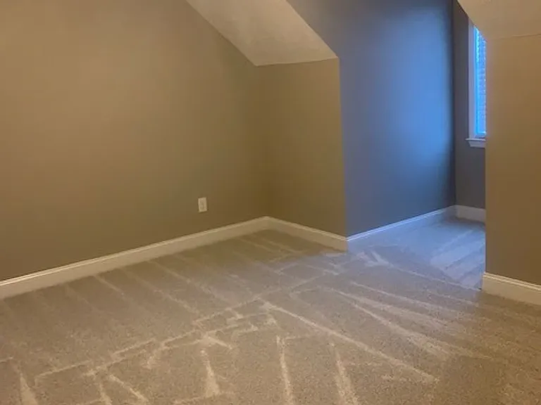 670 Amberdale West Cir — Photo 24