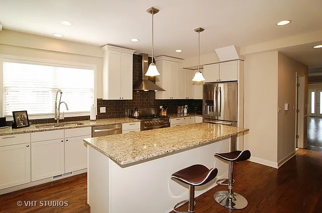 636 S Humphrey Ave — Photo 6