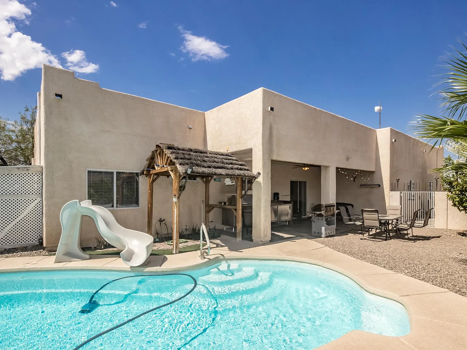 784 Cactus Dr — Photo 2