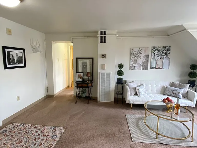 716 Washington Pl — Photo 30