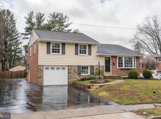 102 Penn Oak Rd, Flourtown, PA 19031