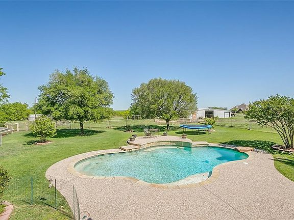 5th image of 1205 Justin Ln