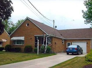 59 S Irwinwood Rd, Lancaster, NY 14086