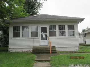 215 W Thomas St, Roxana, IL 62084