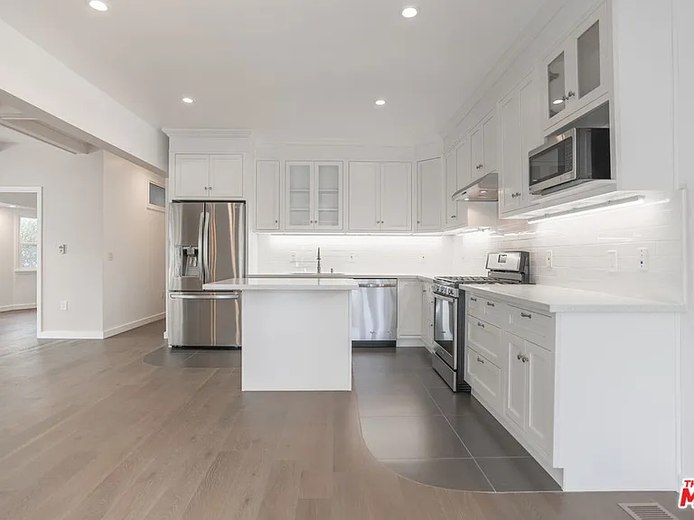 31 Breeze Ave #A — Photo 4
