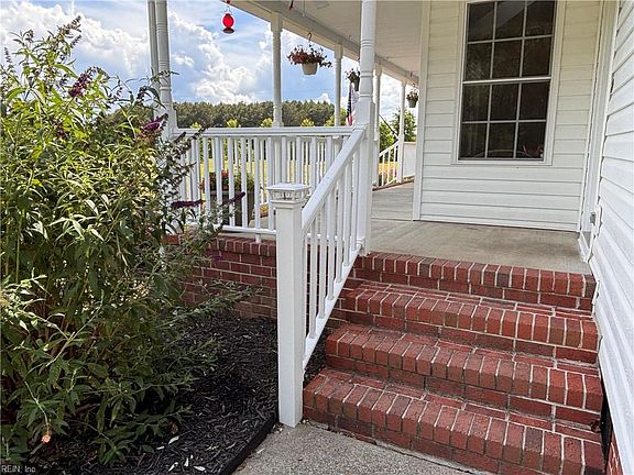 3rd image of 926 Freeman Mill Rd