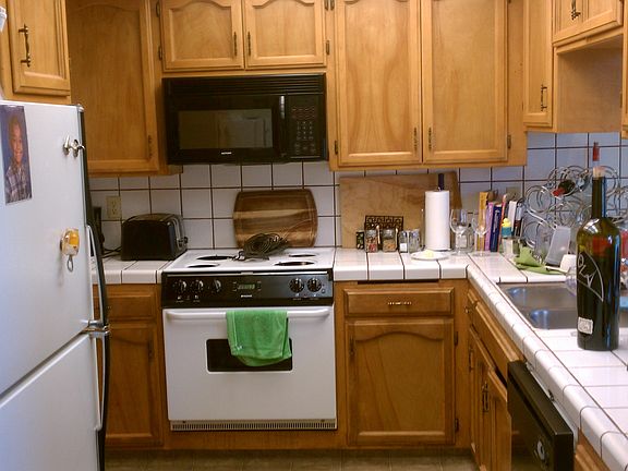 Awesome kitchen.