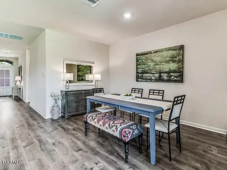 406 Starlight Dr — Photo 4