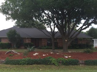 130 Ridgeway Dr, Red Oak, TX 75154