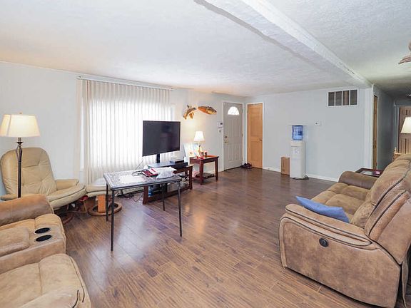 4th image of 51842 Welcher Dr