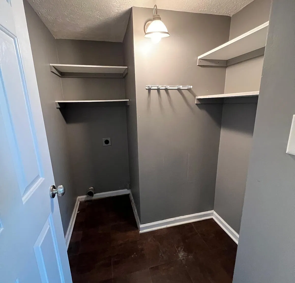 4 bed, 2.5 bath, 1717 sqft, $2,450 — Photo 4