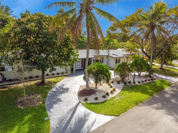 8220 SW 133rd St, Pinecrest, FL 33156