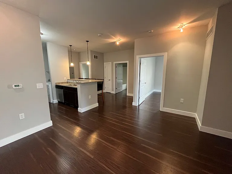 631 N College Ave — Photo 27