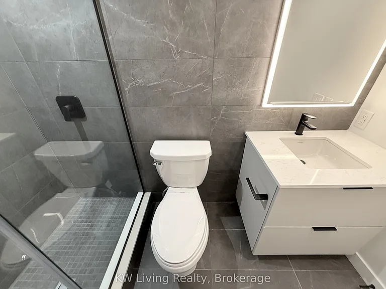 609 Sherbourne St #307 — Photo 18