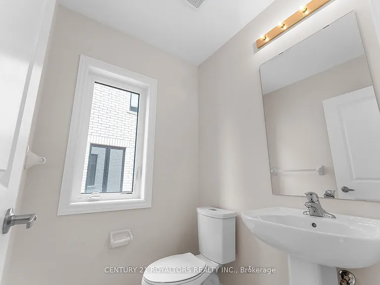 873 Logan Dr — Photo 3