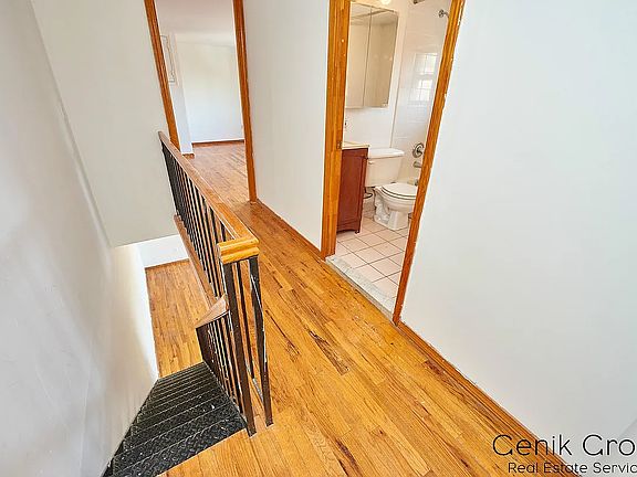 5th image of 29 7th Ave S APT 2D