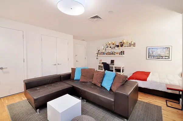 Rented by Corcoran | media 22