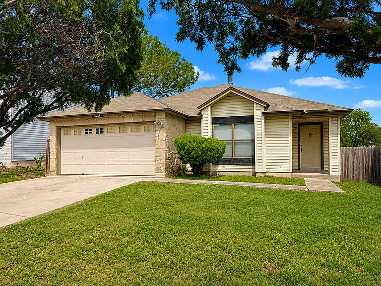 6439 Beech Trl — Photo 1