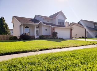 1932 Deer Ln, Washington, IL 61571