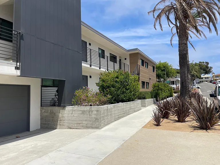 1007 S Juanita Ave #F — Photo 15