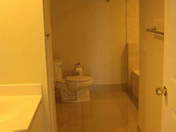 5th image of 3245 NE 184th St #10009
