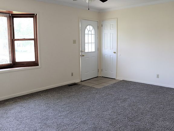3rd image of 505 Meadowlawn Dr