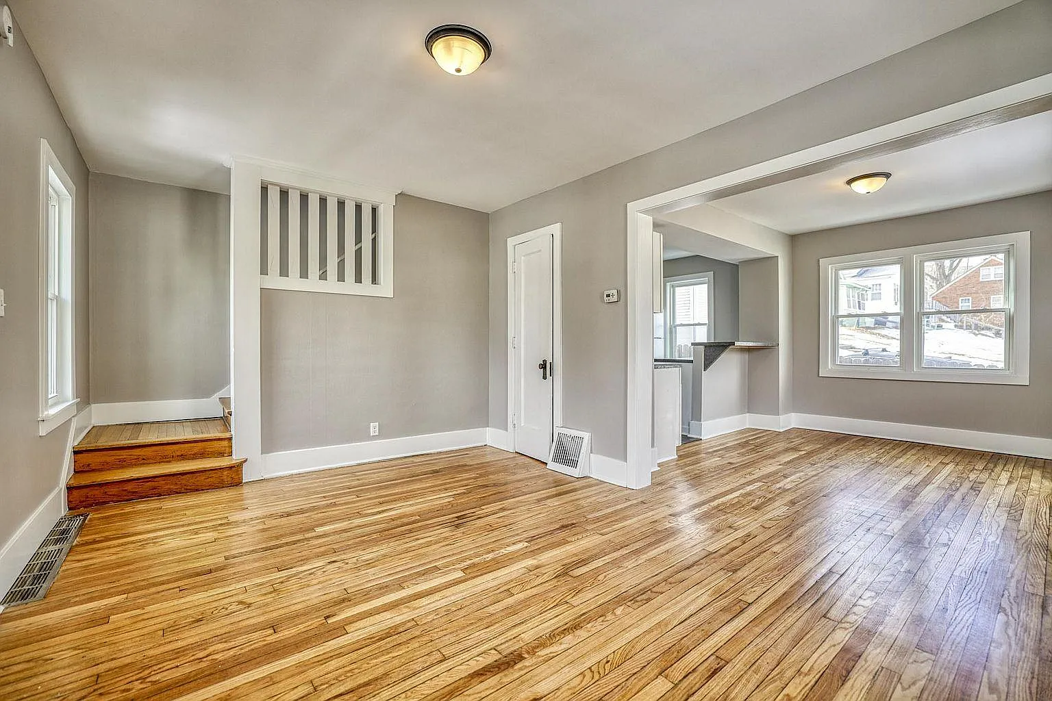 3 bed, 1200 sqft, $1,350 — Photo 4