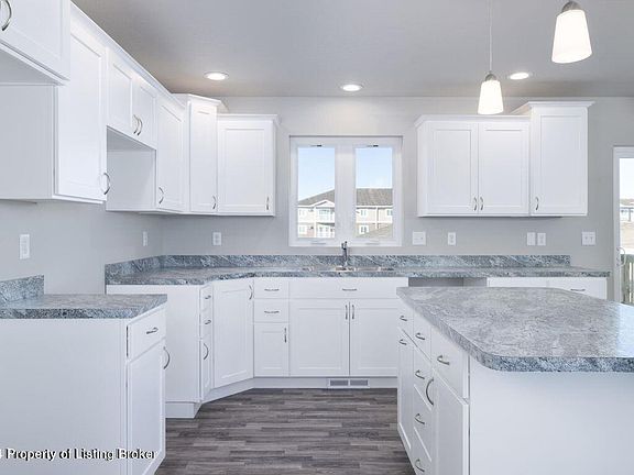 3rd image of 3218 Lyons Ave