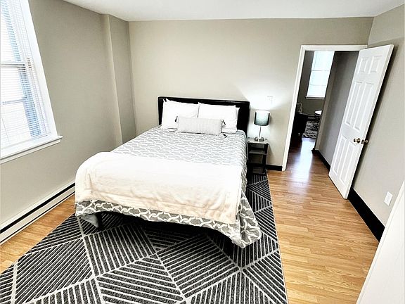 5th image of 708 N Franklin St APT 9