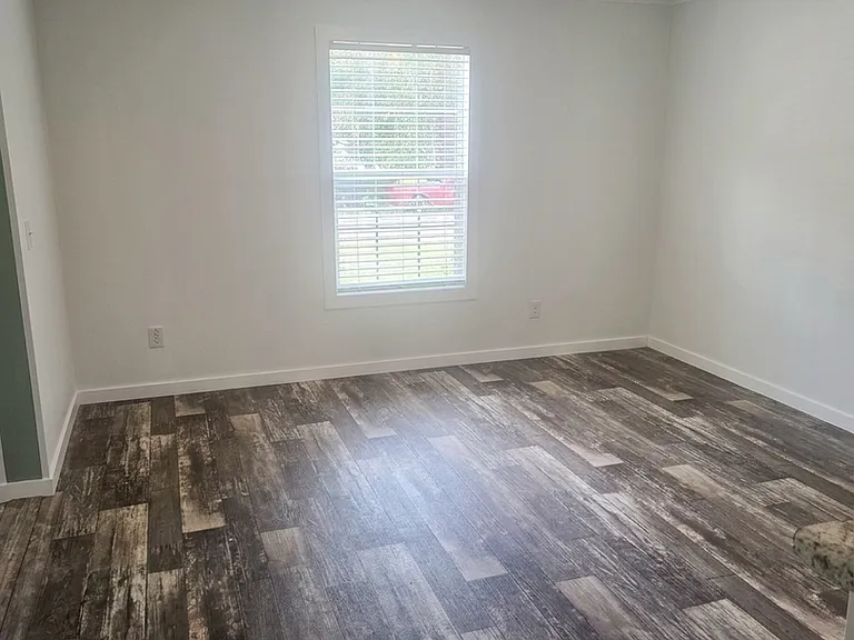 18043 Ferry Ave — Photo 8