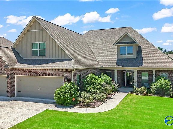 2nd image of 108 Somer Oaks Dr