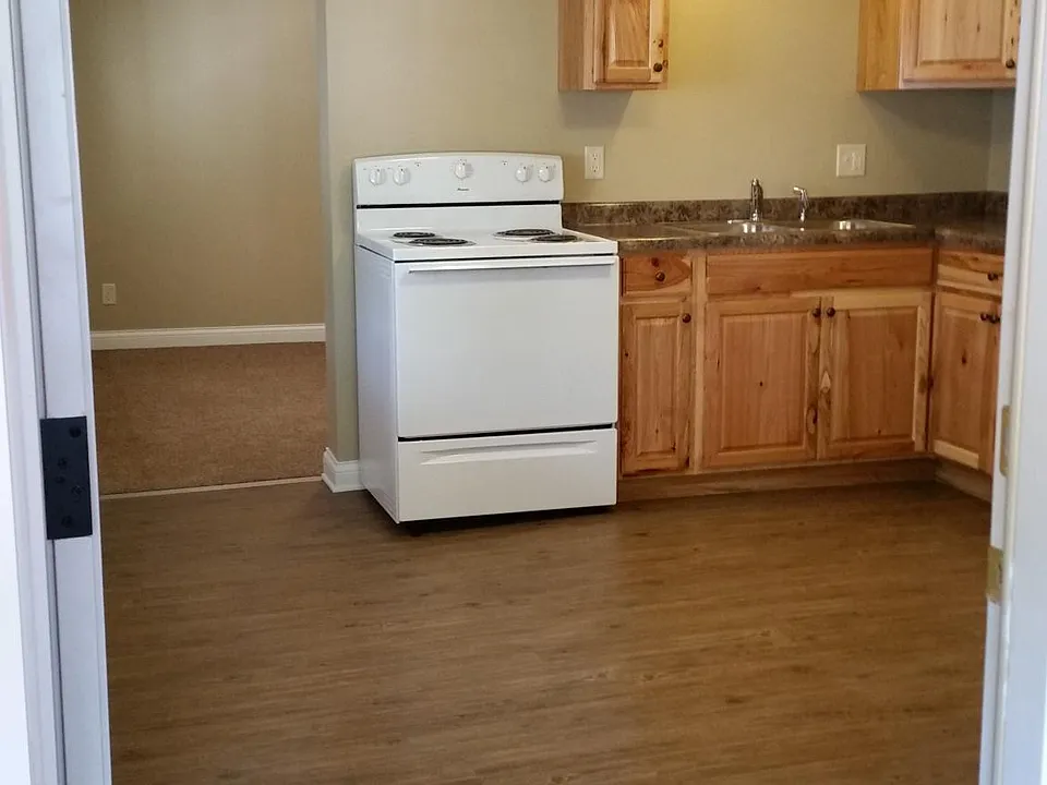 125 E 4th St #2