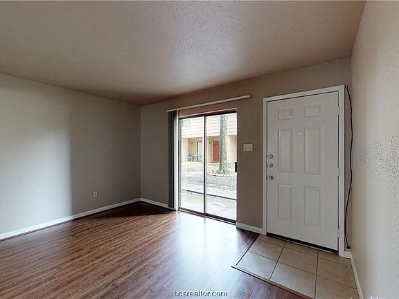 4th image of 202 Lincoln Ave APT C