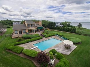 5 Windermere Close, Hampton Bays, NY 11946