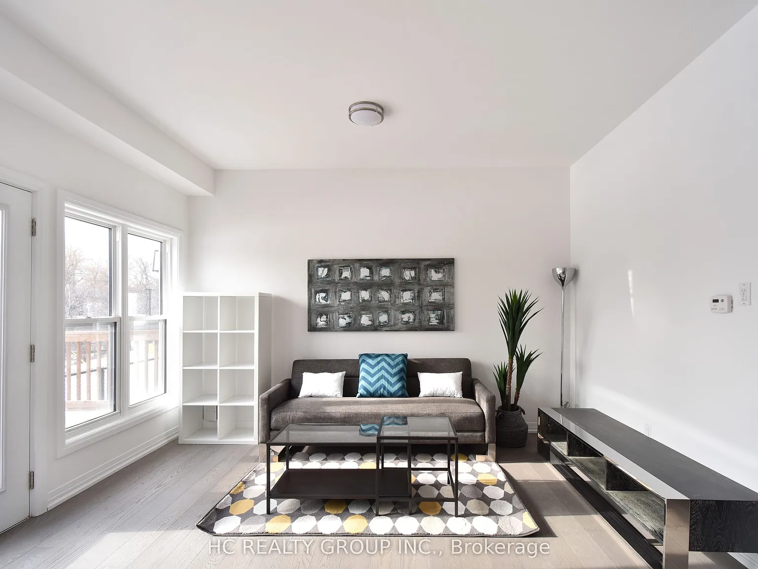 4 bed, $4,200 — Photo 1