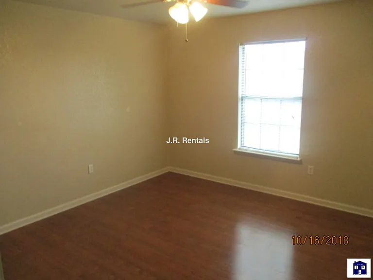 1506 Creek St — Photo 67