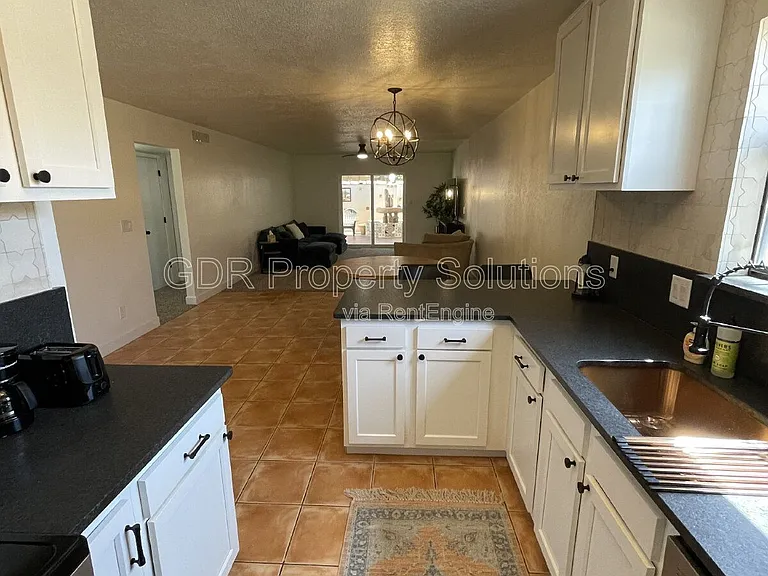 520 Ortiz Dr NE — Photo 11