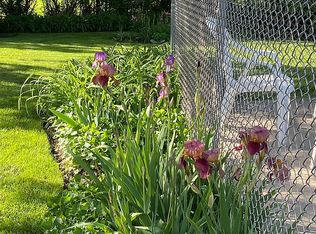 1832 E Lilac Ter, Arlington Heights, IL 60004