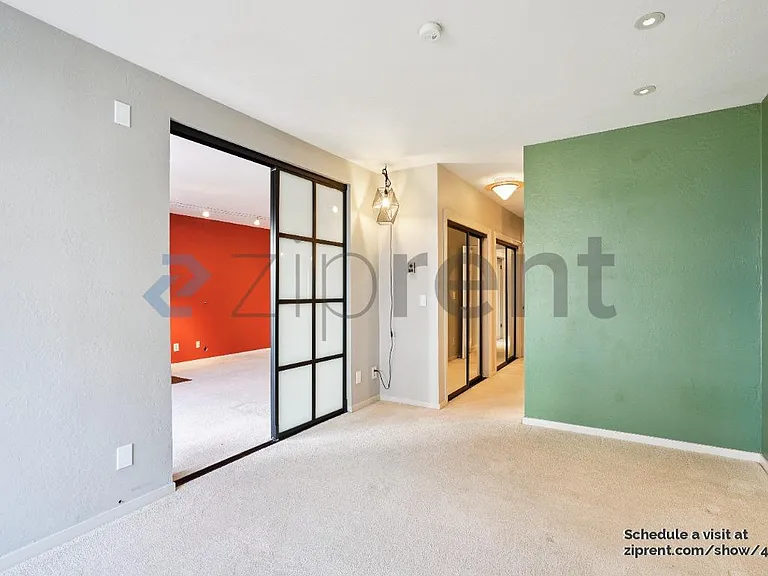 1350 California St #304 — Photo 7
