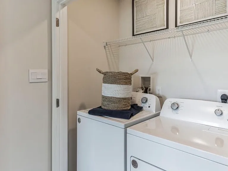 126 Corolla Dr — Photo 2