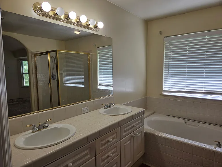 8073 N Backer Ave — Photo 16