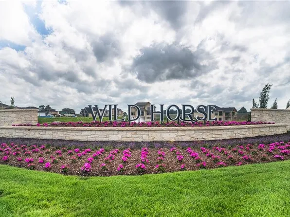 9719 W 176th Ter, Overland Park, KS 66013