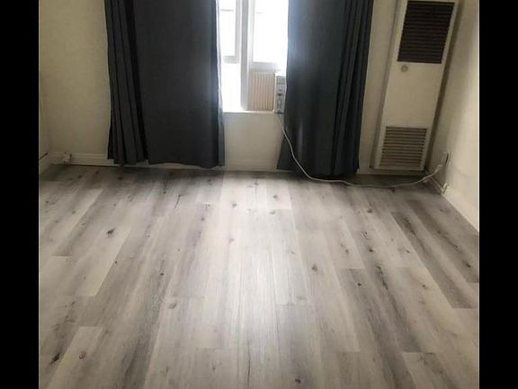 5th image of 1049 N Hayworth Ave W #9
