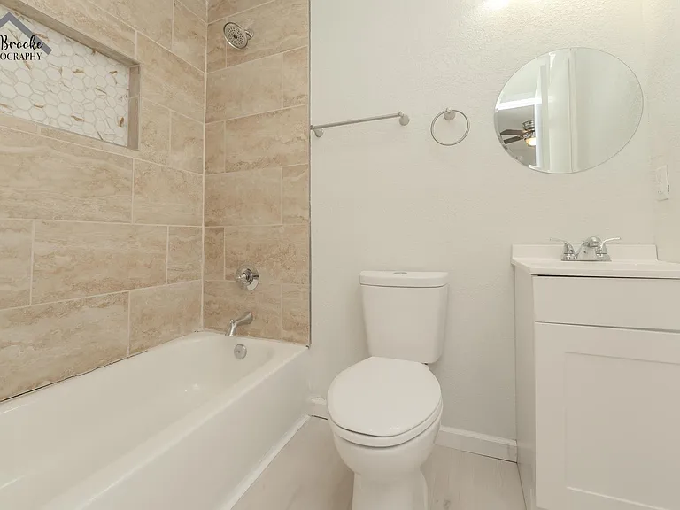4505 University Ave — Photo 25
