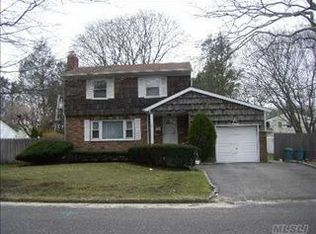 7 Culver Ct, Melville, NY 11747
