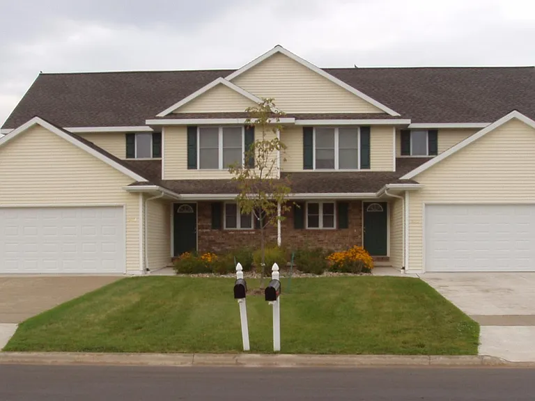 2034 River Point Ct — Photo 1