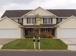 2034 River Point Ct, De Pere, WI 54115