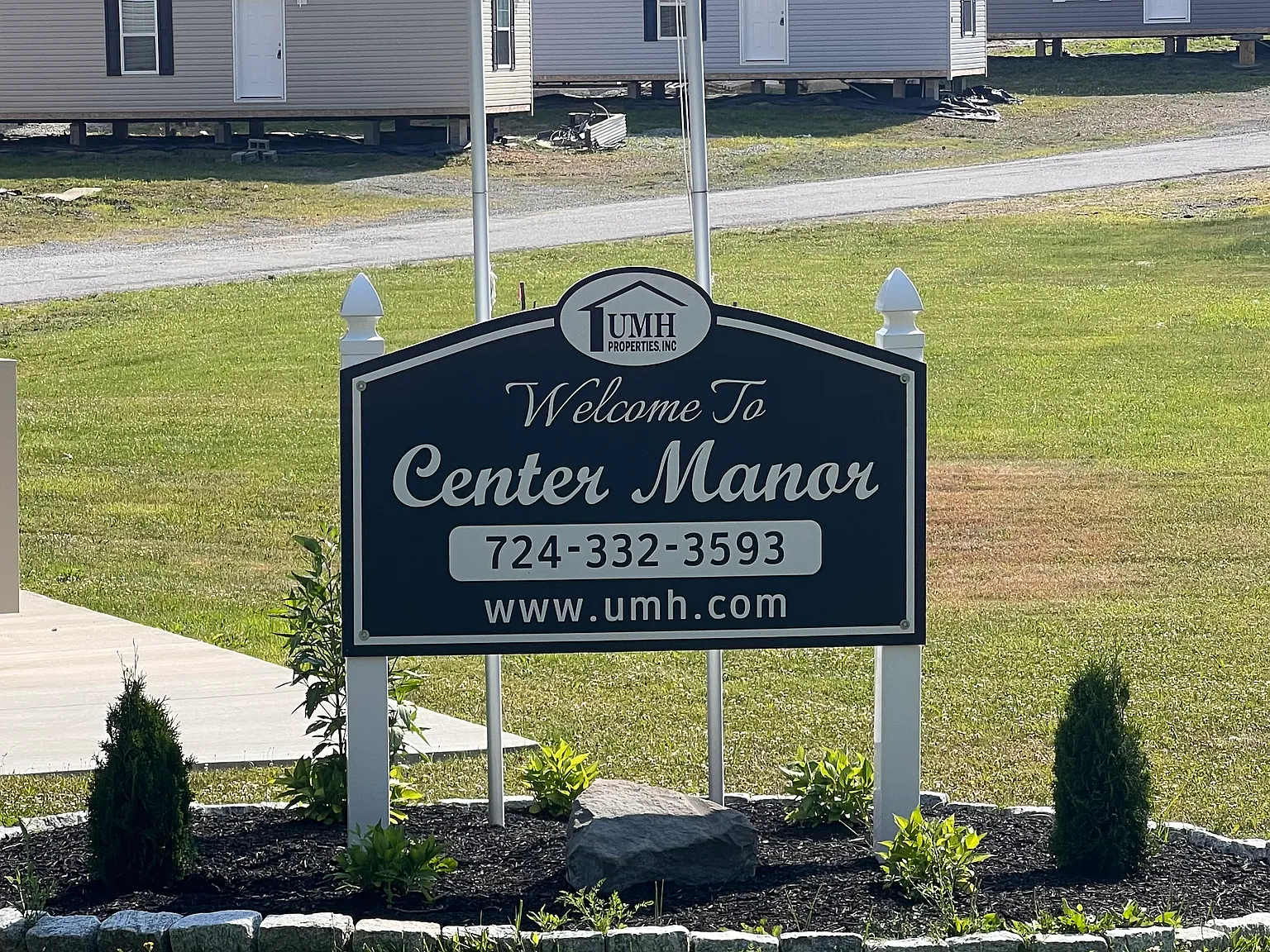 Center Manor — Photo 4