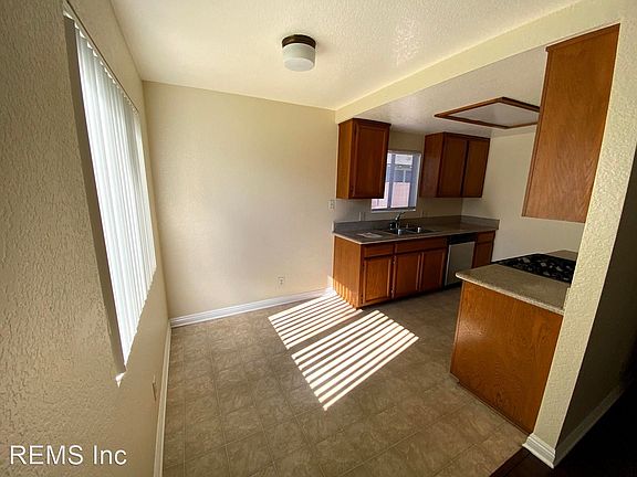 5th image of 734 Mira Mar Ave APT A