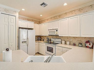5th image of 7087 Torrey Pines Cir